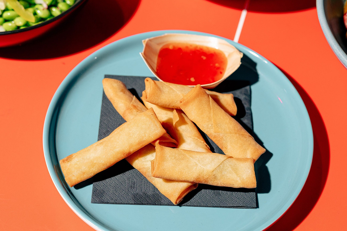 Pinpongen + evt. pitcher bier en snack bij PONG - Ping Pong bar