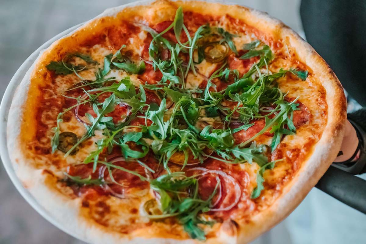 Pizza naar keuze bij Bar Spek
