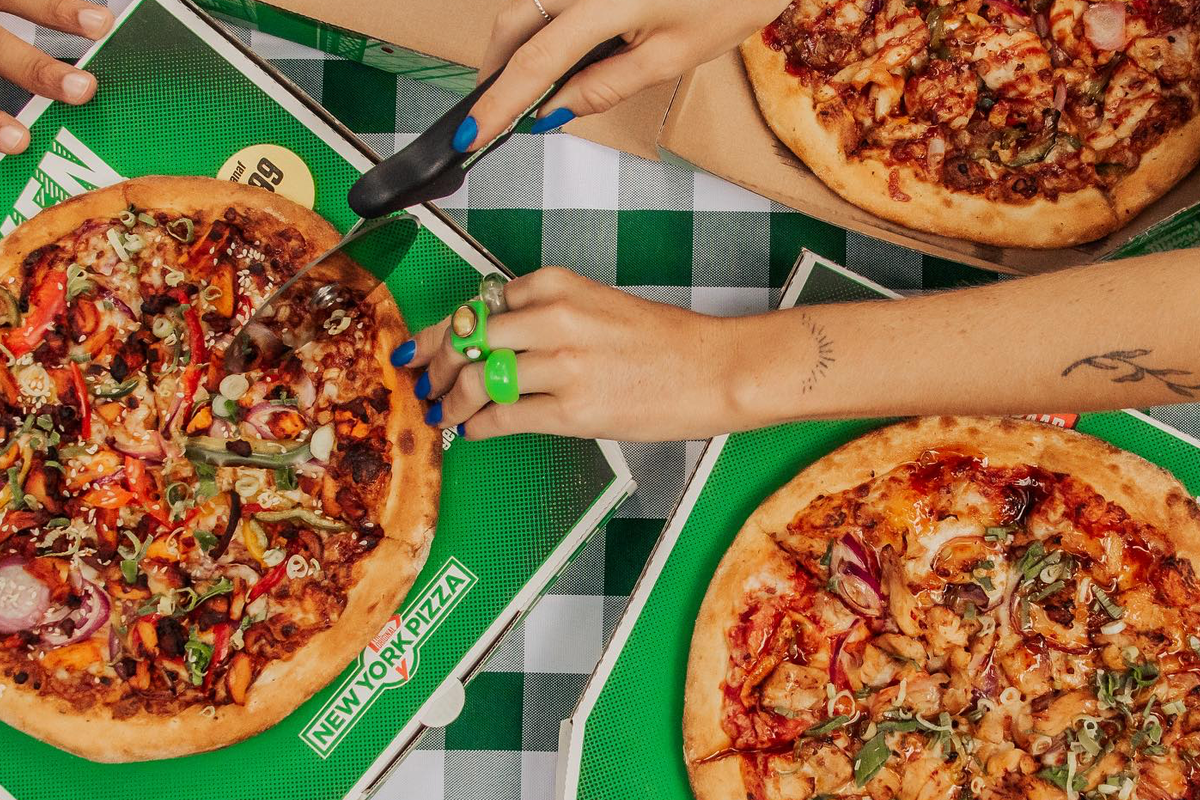 Pizza afhalen bij New York Pizza Volendam 