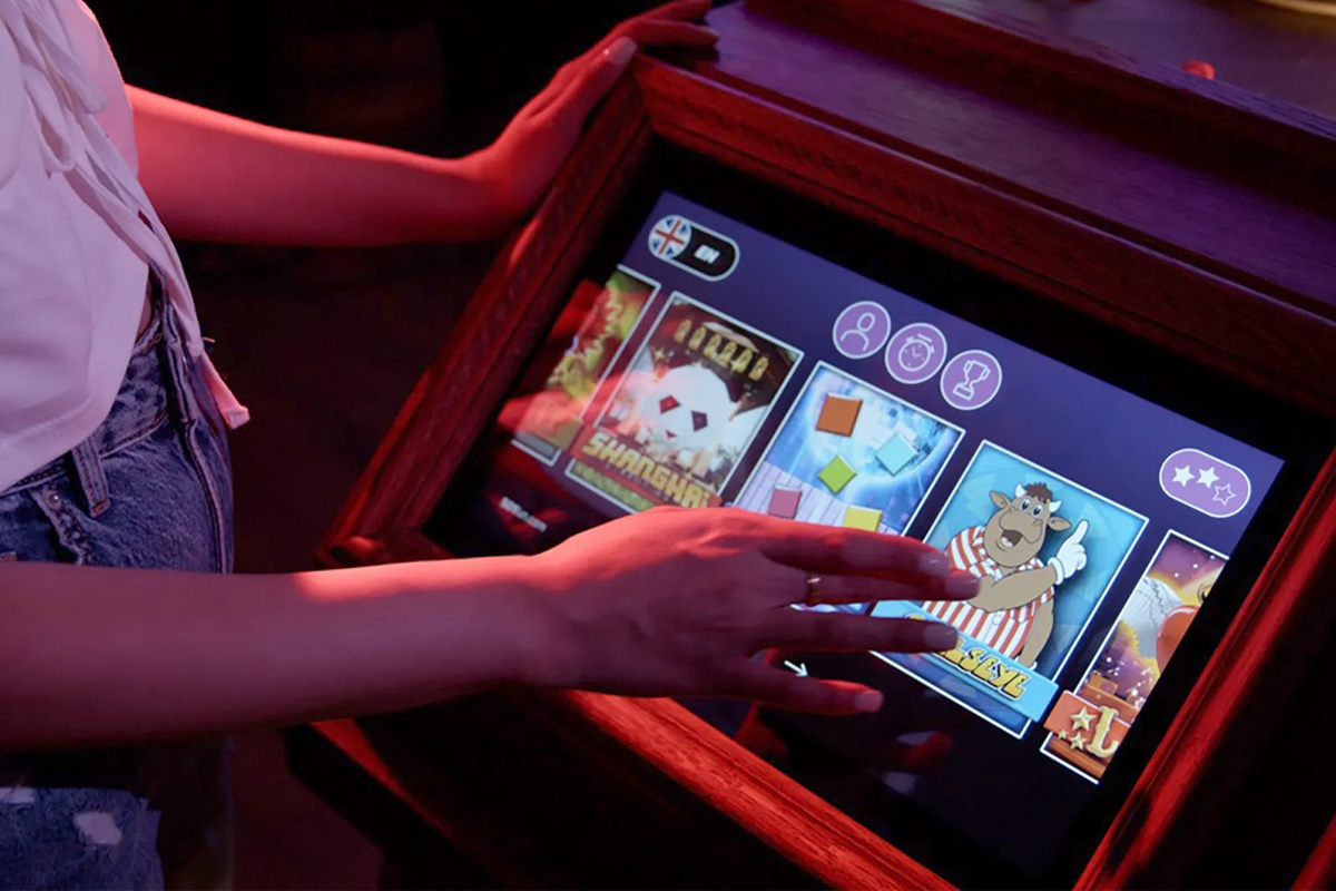 Poolbiljart, Fun Darts en Sjoelen bij Hollywood Entertainment Center