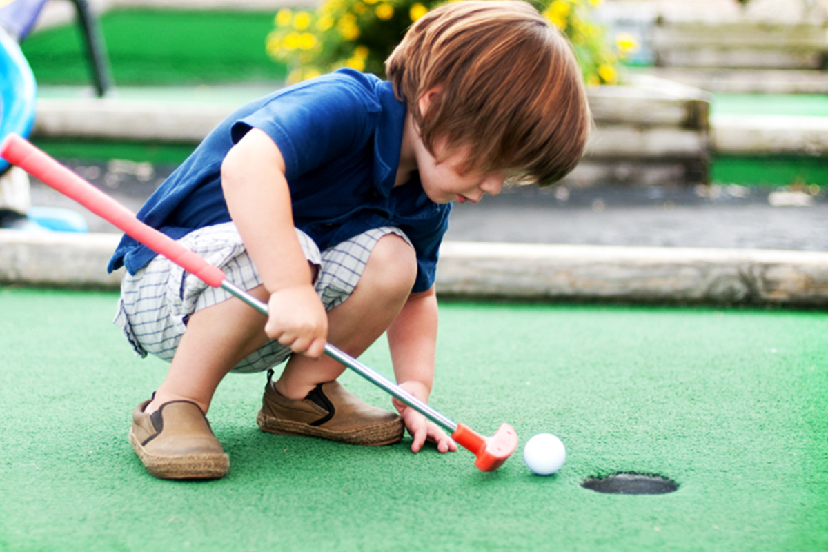 Potje minigolf incl. frisdrank of appeltaart + koffie/thee
