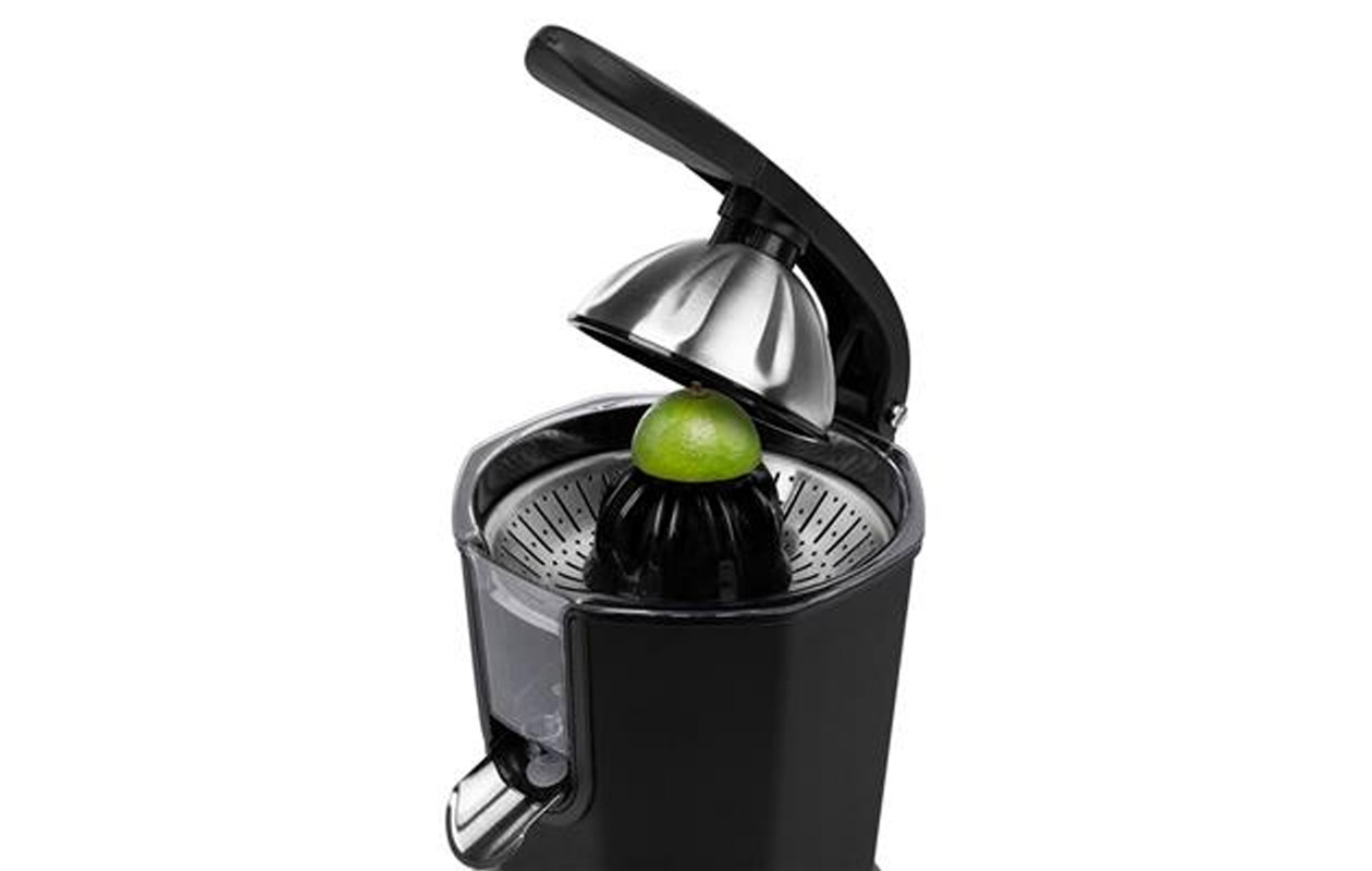 Bereid heerlijke versgeperste sinaasappelsap met de Princess Citruspers