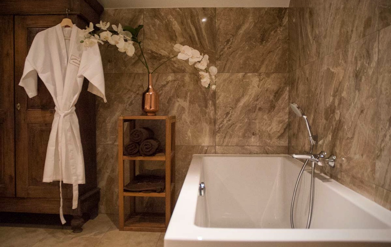 Privé sauna arrangement + hapjes en bubbels bij House of Java (2 personen)