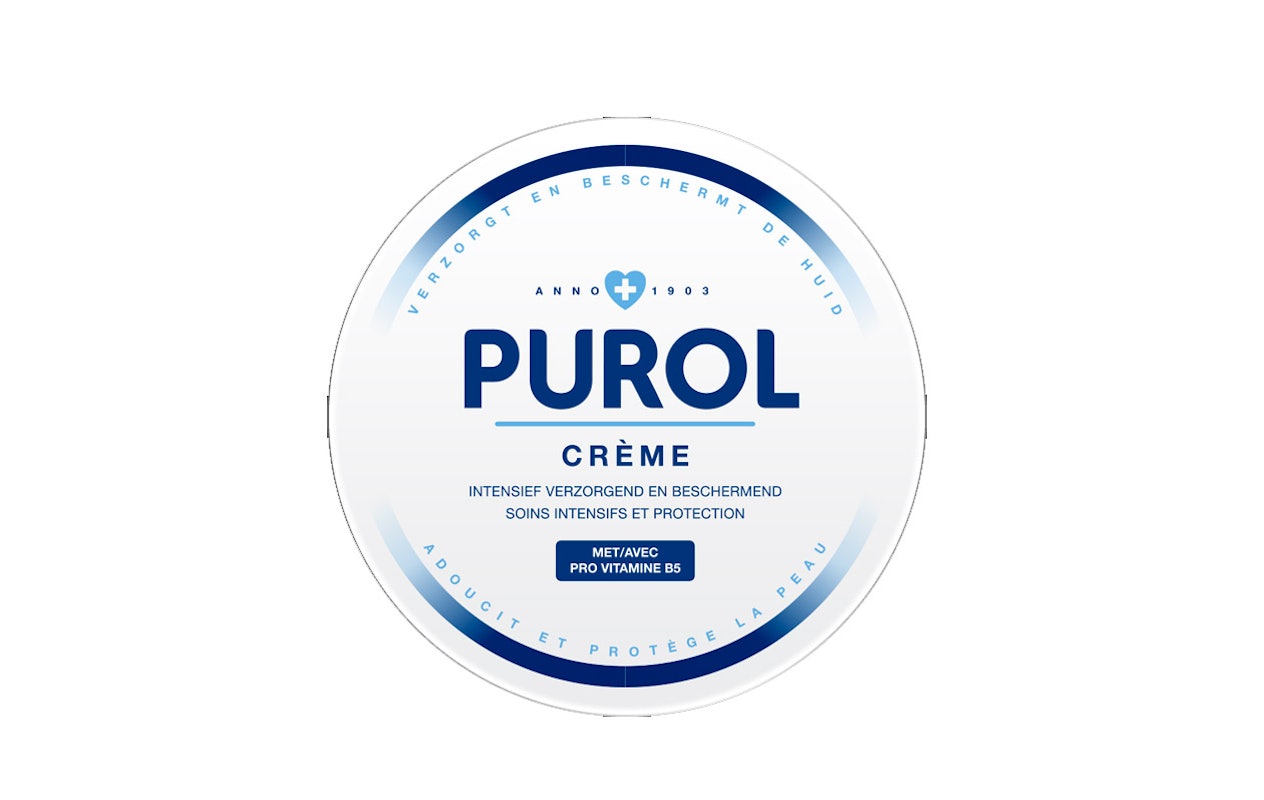 Een witte toilettas vol met huidverzorgingsproducten van Purol