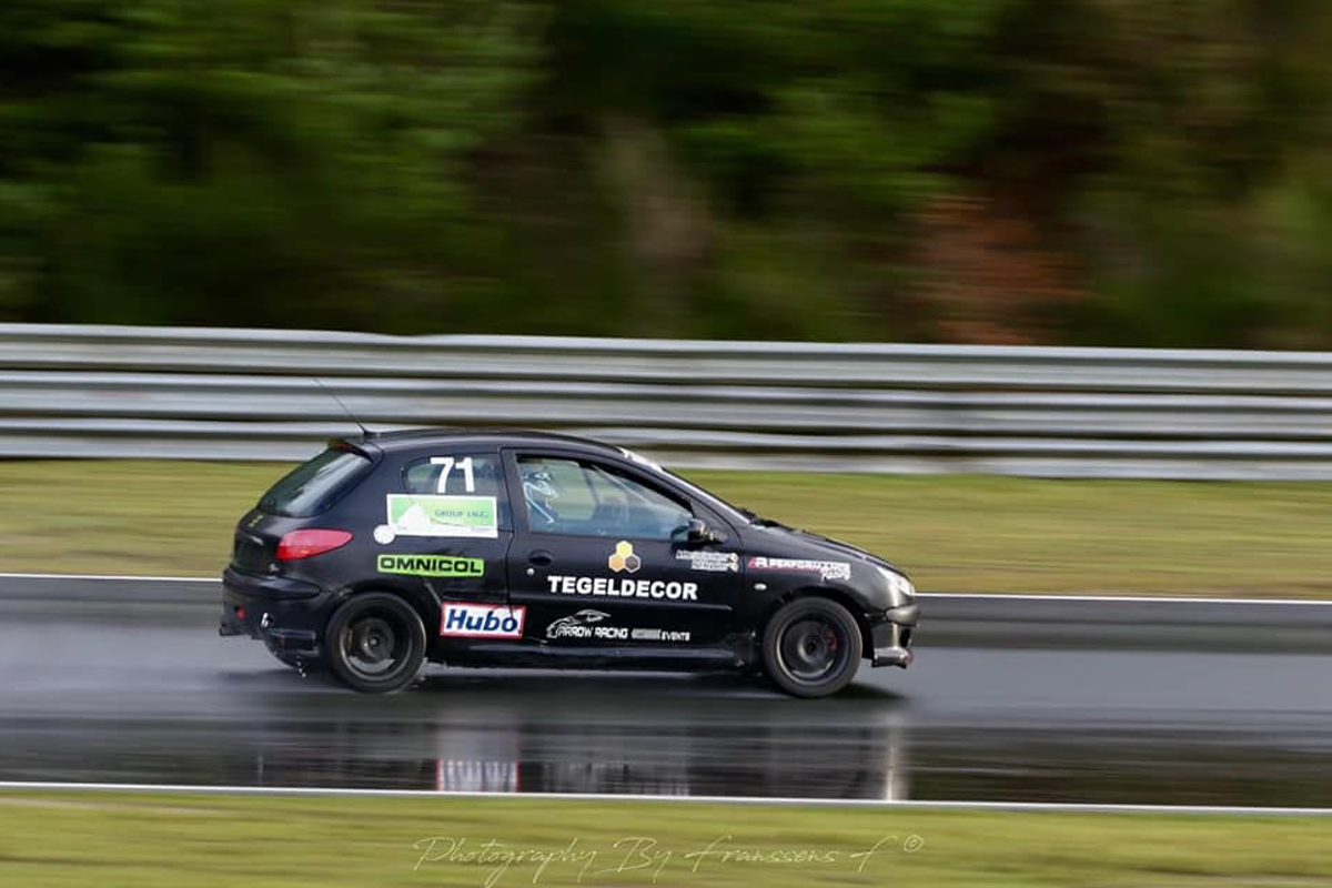 Racewagen besturen of meerijden bij Arrow Racing Events