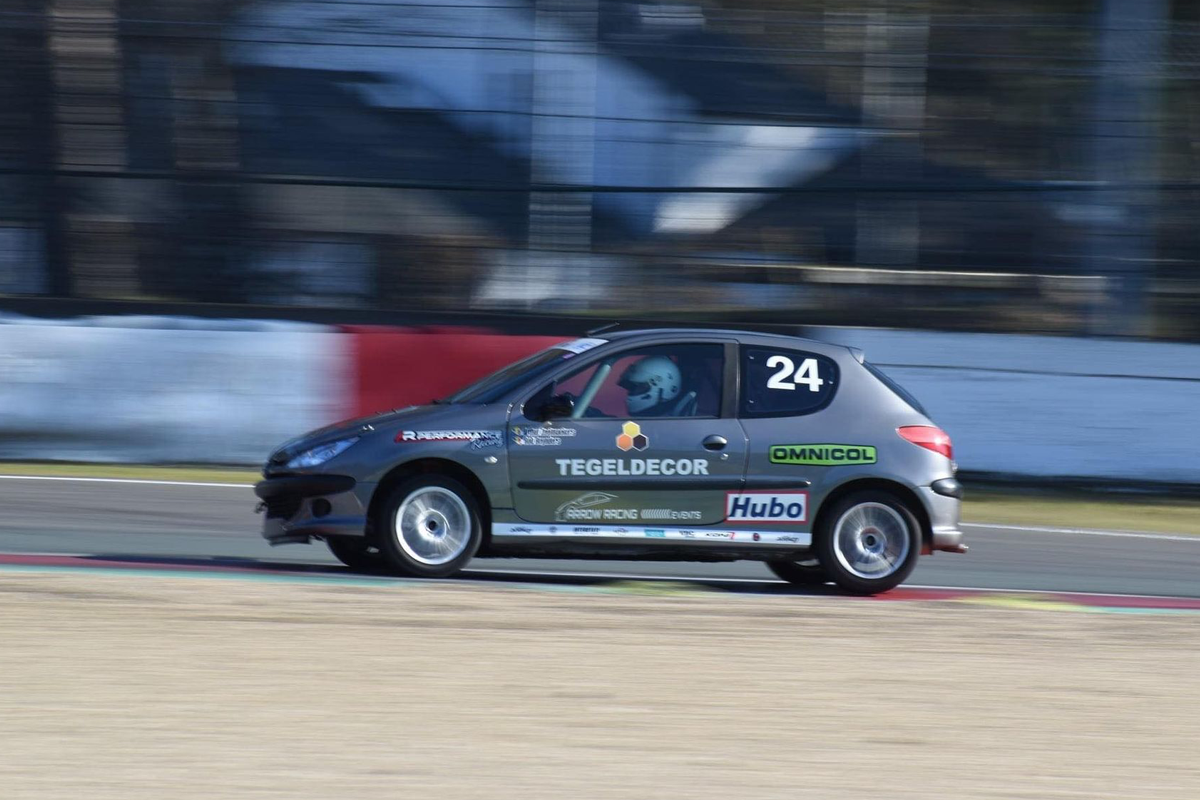 Racewagen besturen of meerijden bij Arrow Racing Events