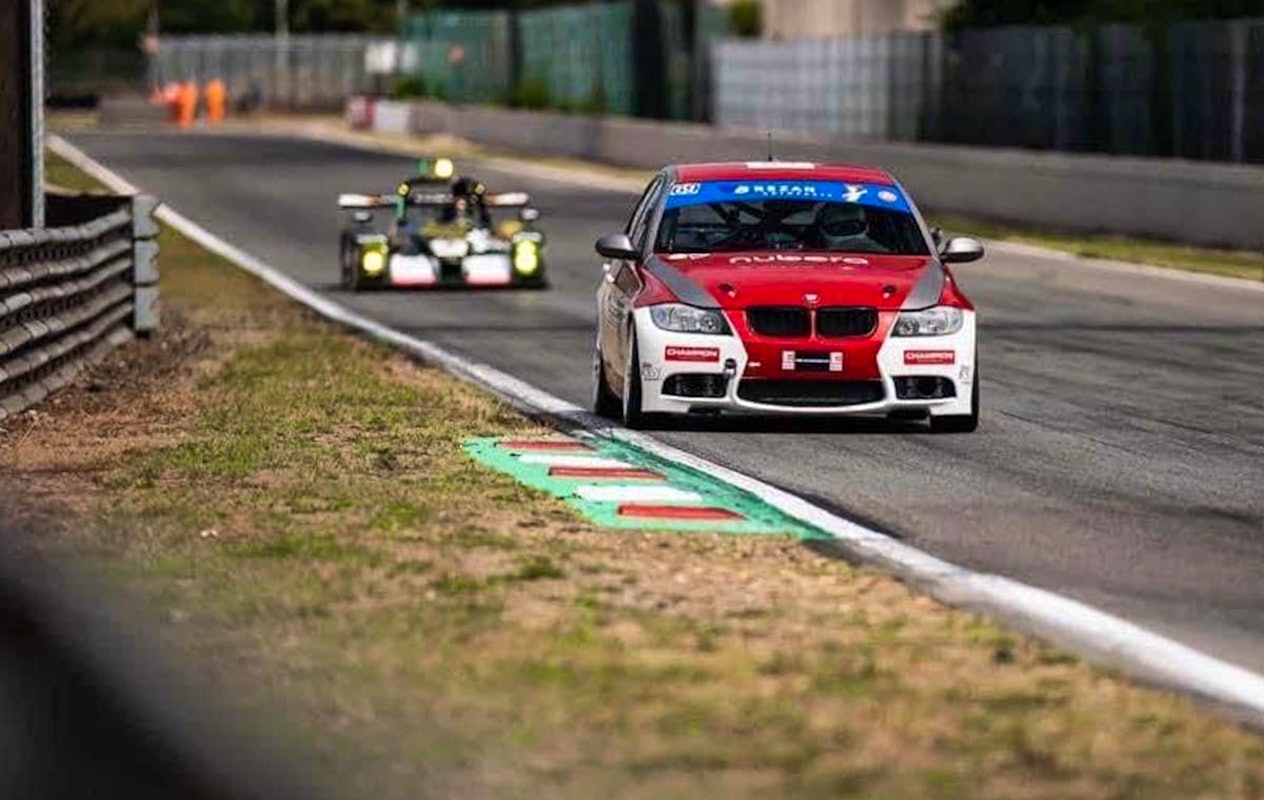 Racewagen besturen of meerijden bij Arrow Racing Events