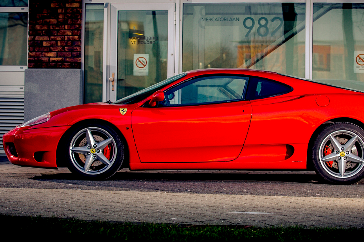 20 minuten rijden in een Ferrari 360 Modena