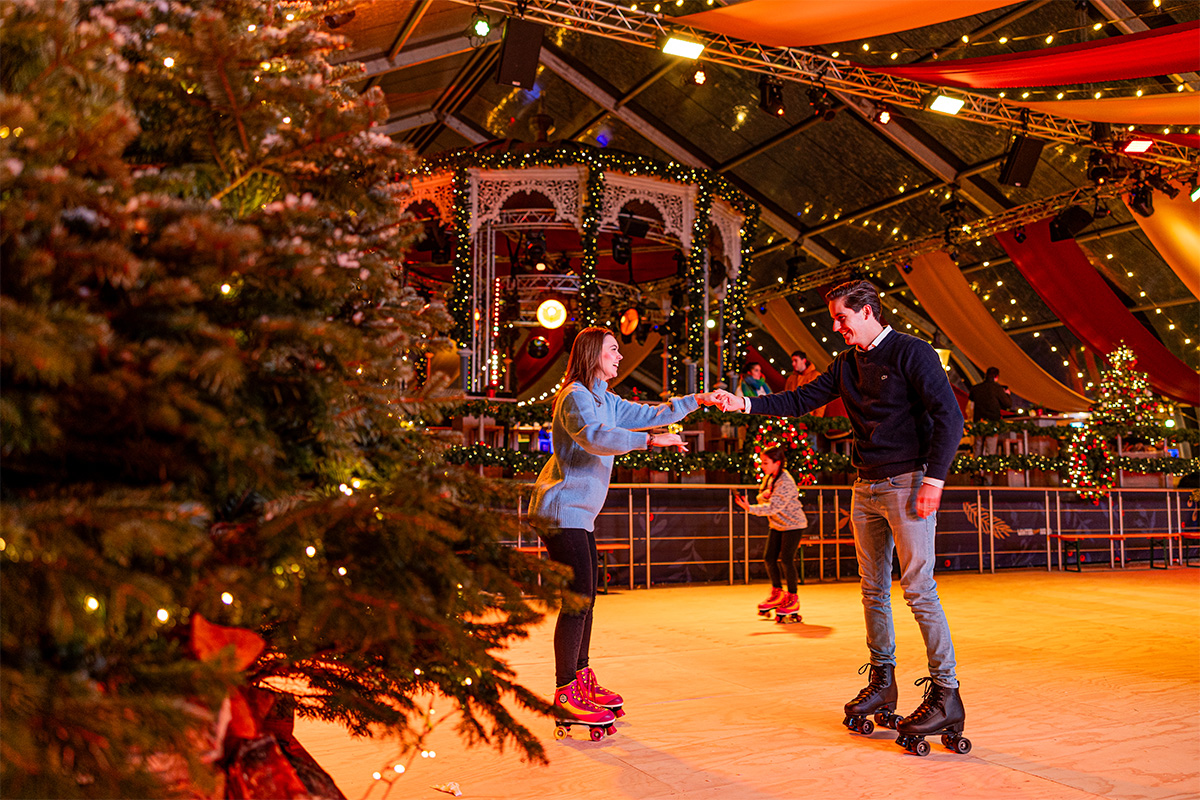 2 uur rollerskaten + drankje & wafel bij Winter Fever Arena Roermond