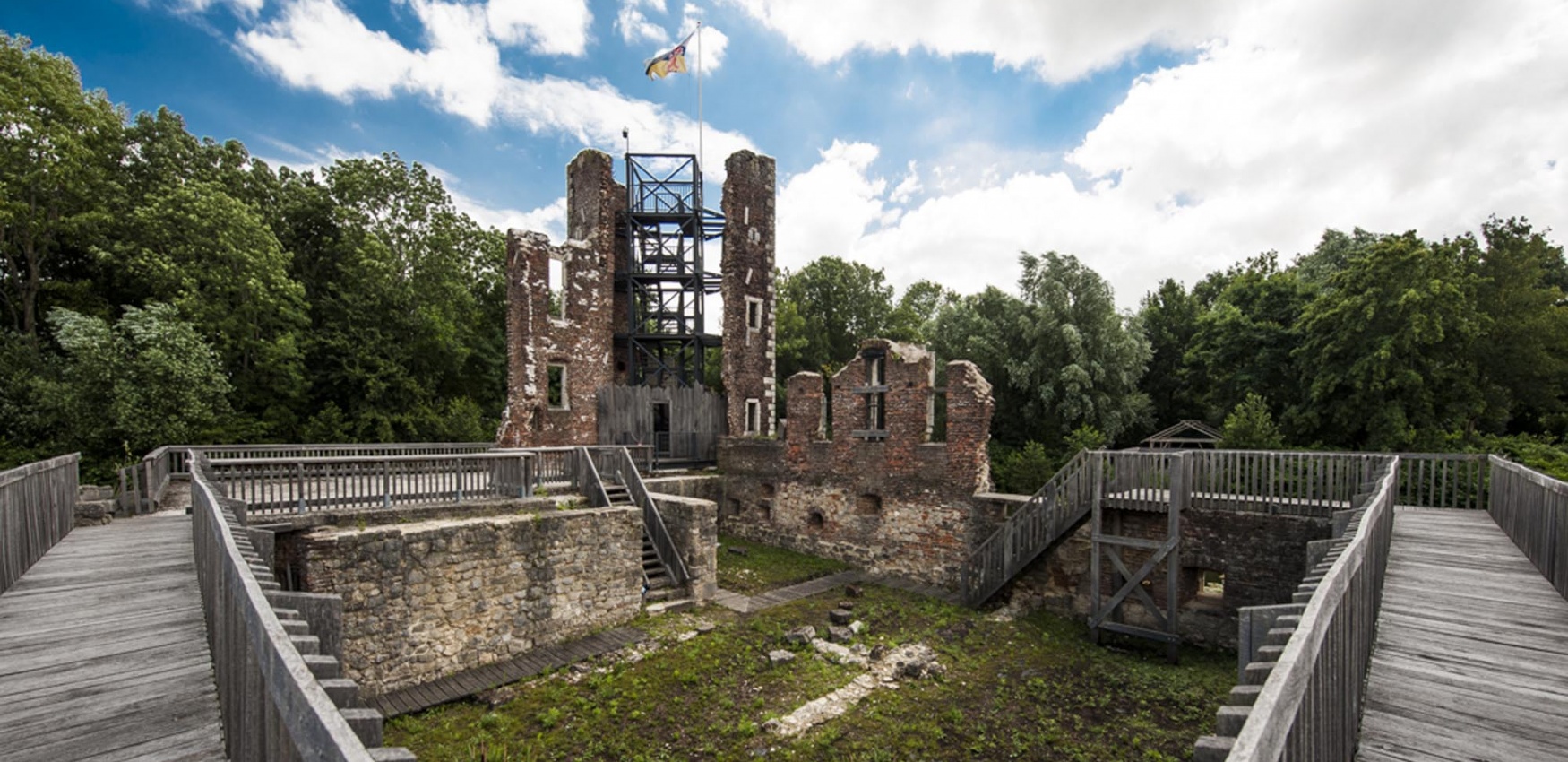 Rondleiding en luxe ontbijt bij Slot Schaesberg