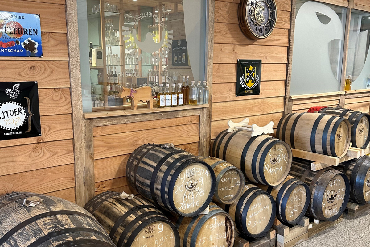 Rondleiding en proeverij + evt. borrelplankje bij The Alcohol Factory