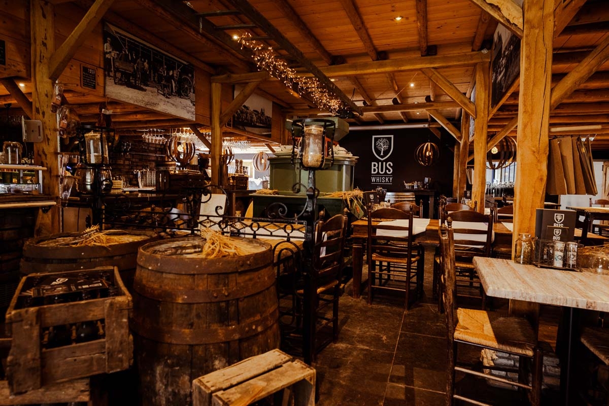 Rondleiding whiskystokerij bij Bus Whisky 