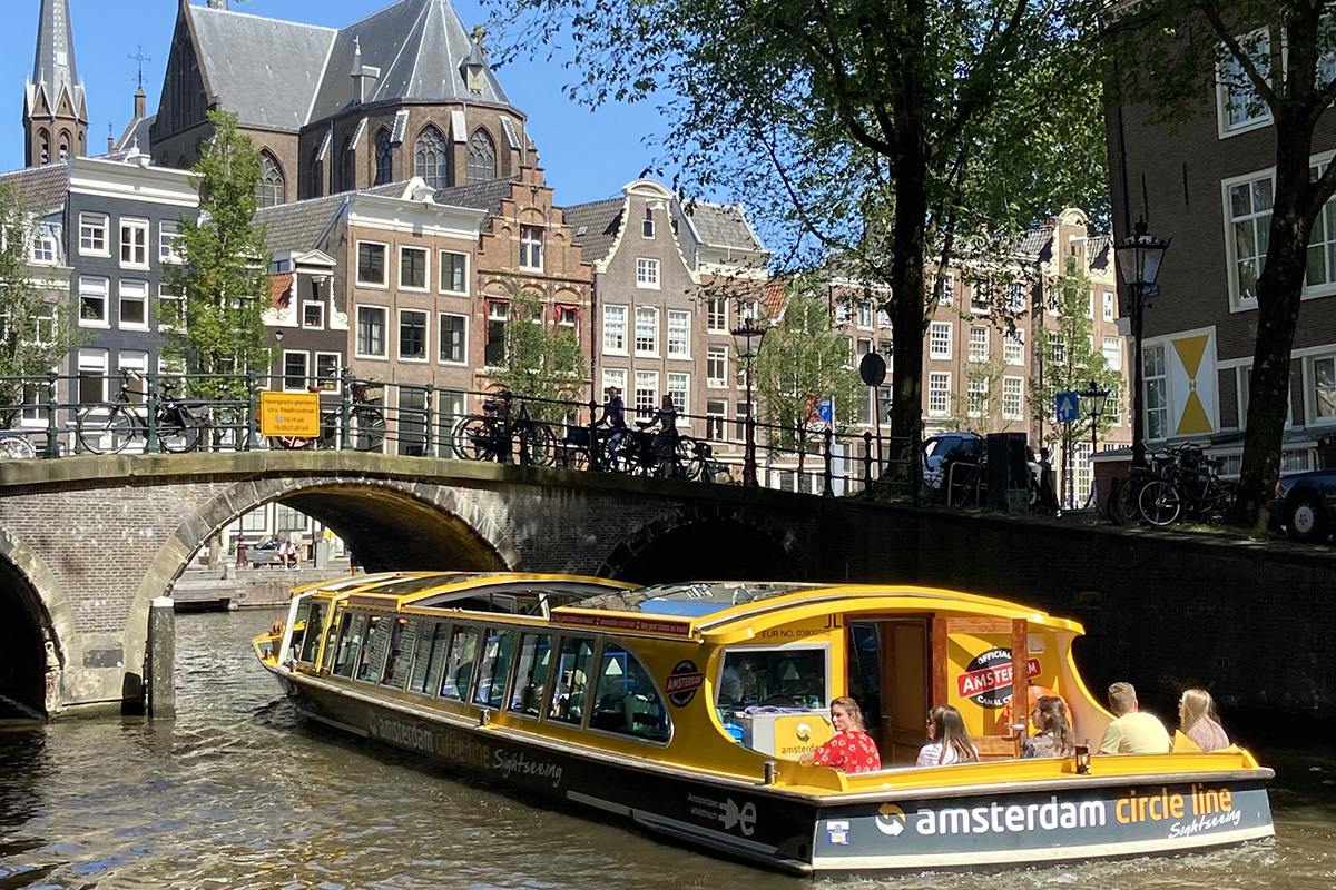 Rondvaart door Amsterdam met een kaas- en wijnproeverij