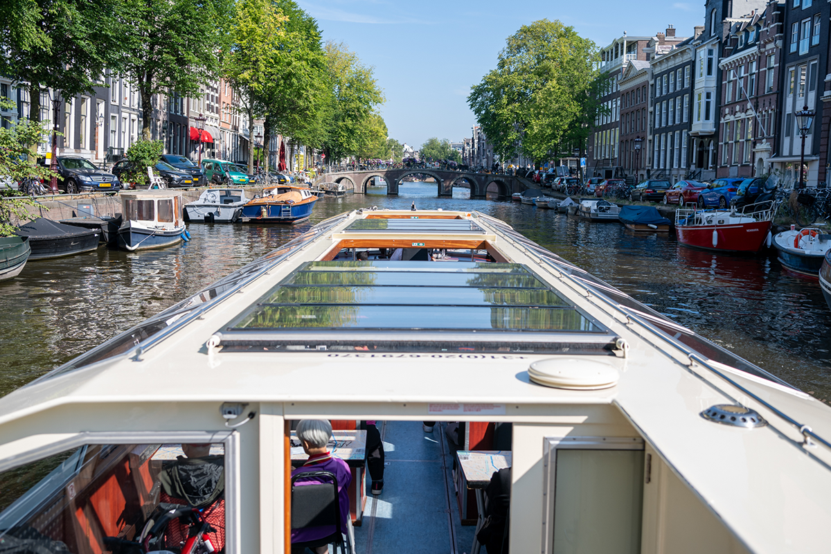 Rondvaart Amsterdam (75 min) + evt. snackbox + frisdrank