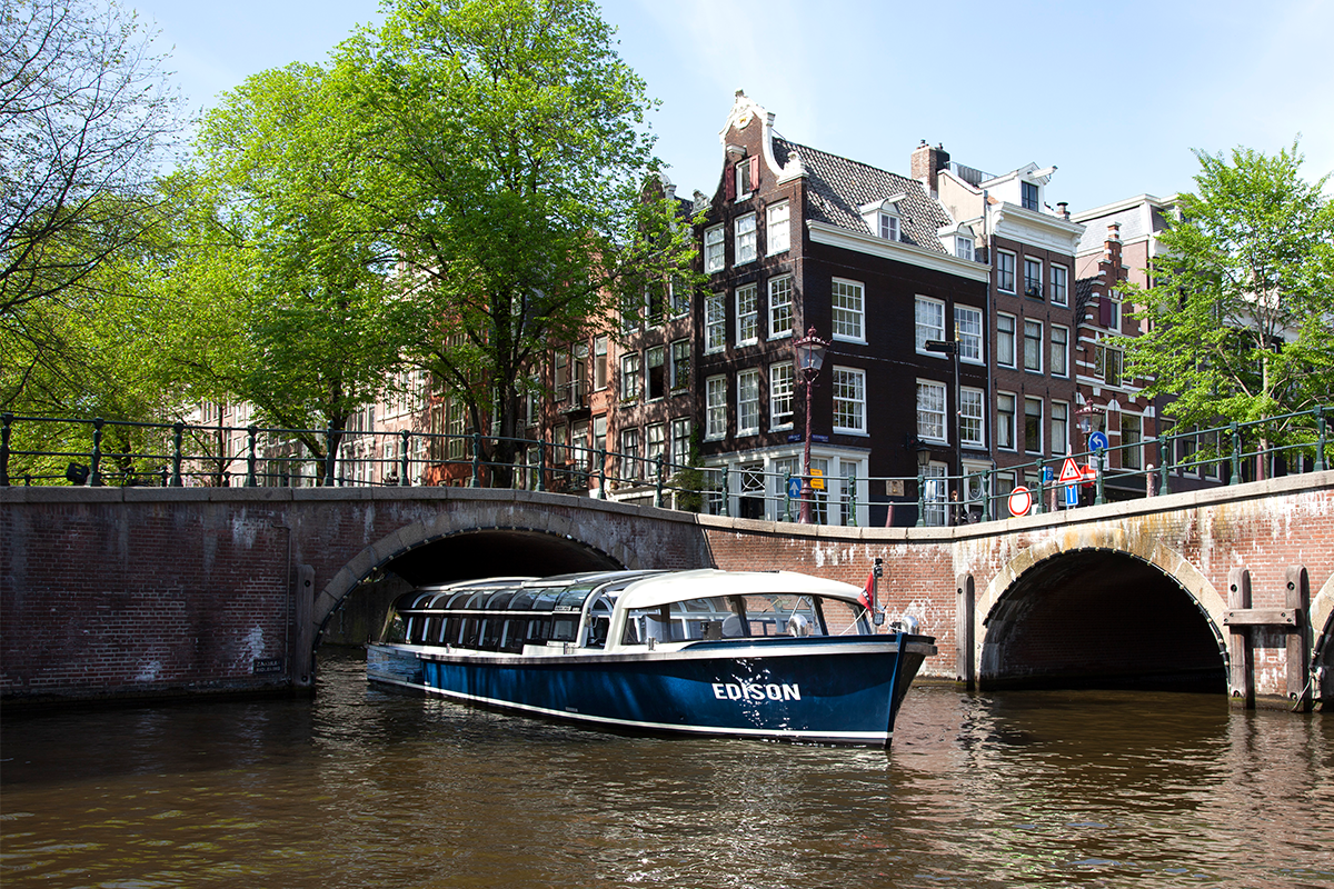 Rondvaart Amsterdam (75 min) + evt. snackbox + frisdrank