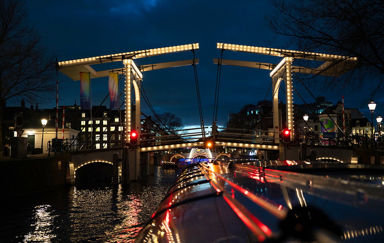 Rondvaart tijdens het Amsterdam Light Festival (90 min)