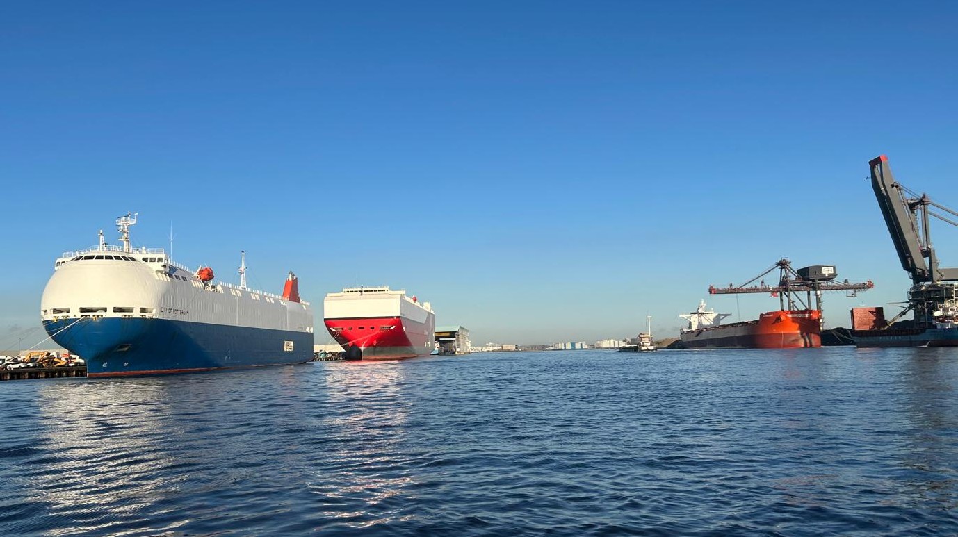 Rondvaart door haven van Amsterdam (2,5 uur)