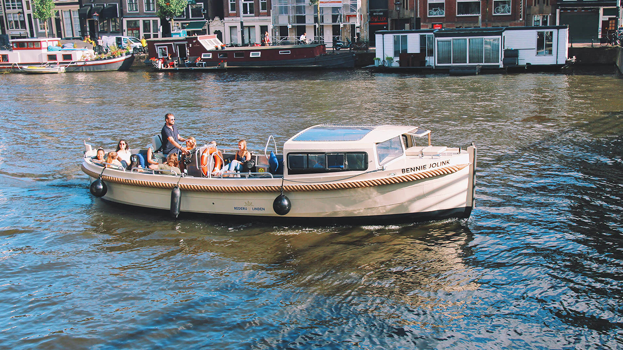 Ontdek Amsterdam vanaf het water tijdens een rondvaart