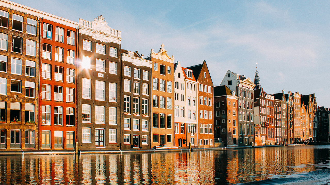 Ontdek Amsterdam vanaf het water tijdens een rondvaart