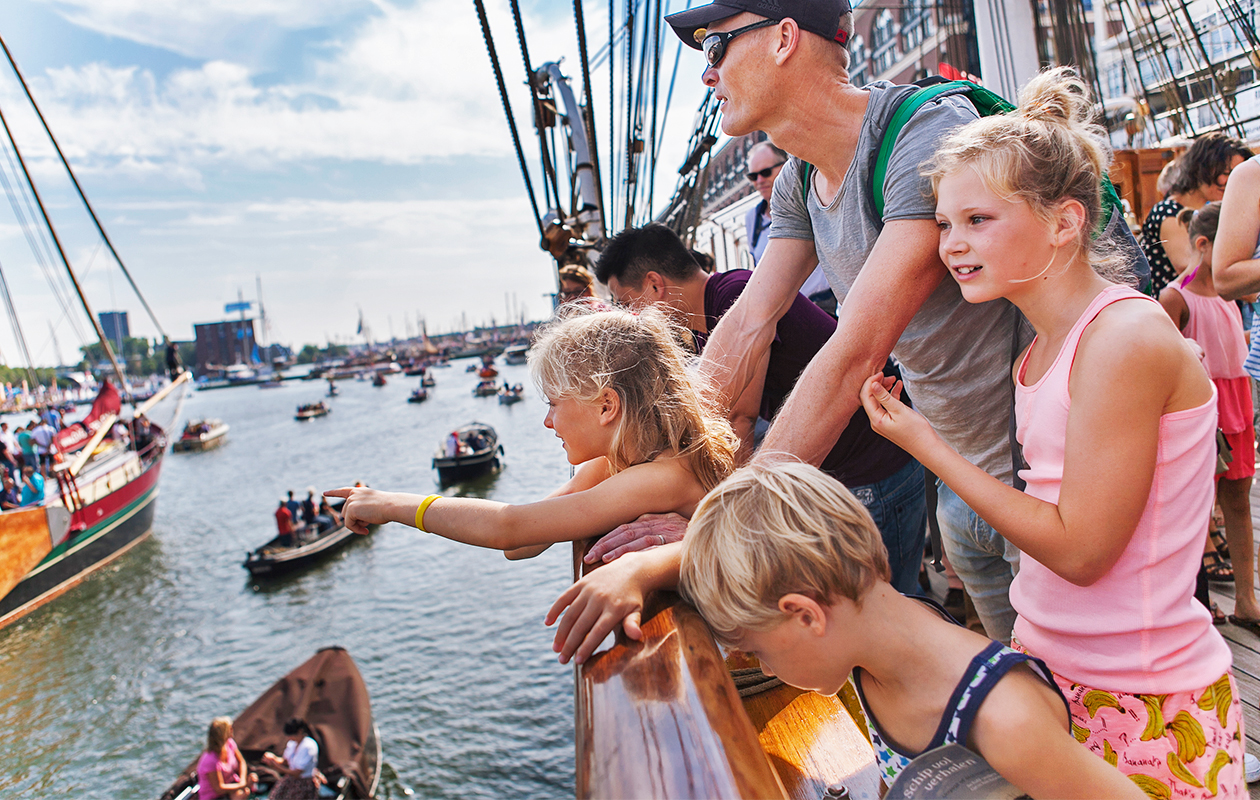 Geniet op het water van het prachtige decor tijdens SAIL Amsterdam 2020