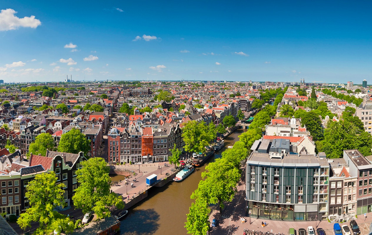 Rondvaart door grachten van Amsterdam (75 min)