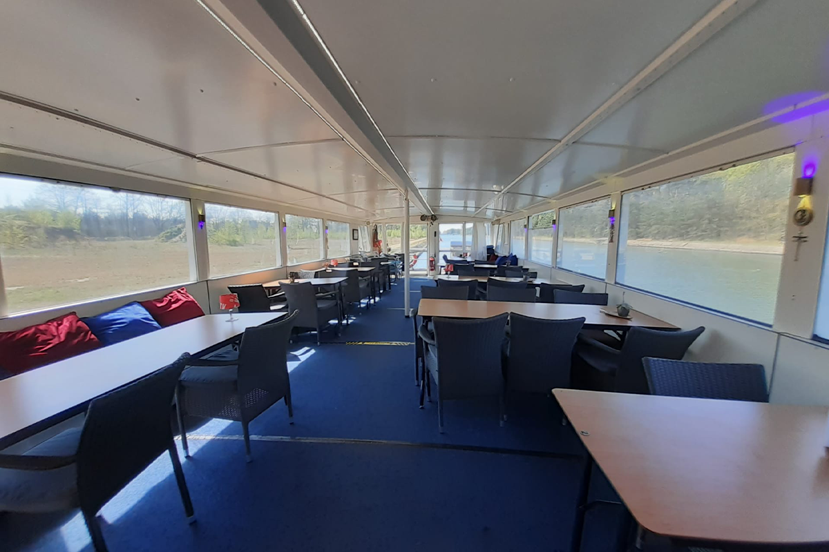 Rondvaart op het Zander Passagiersschip, inclusief hotdog of pannenkoeken 