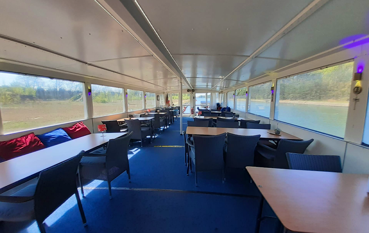 Rondvaart op het Zander Passagiersschip, inclusief hotdog of pannenkoeken