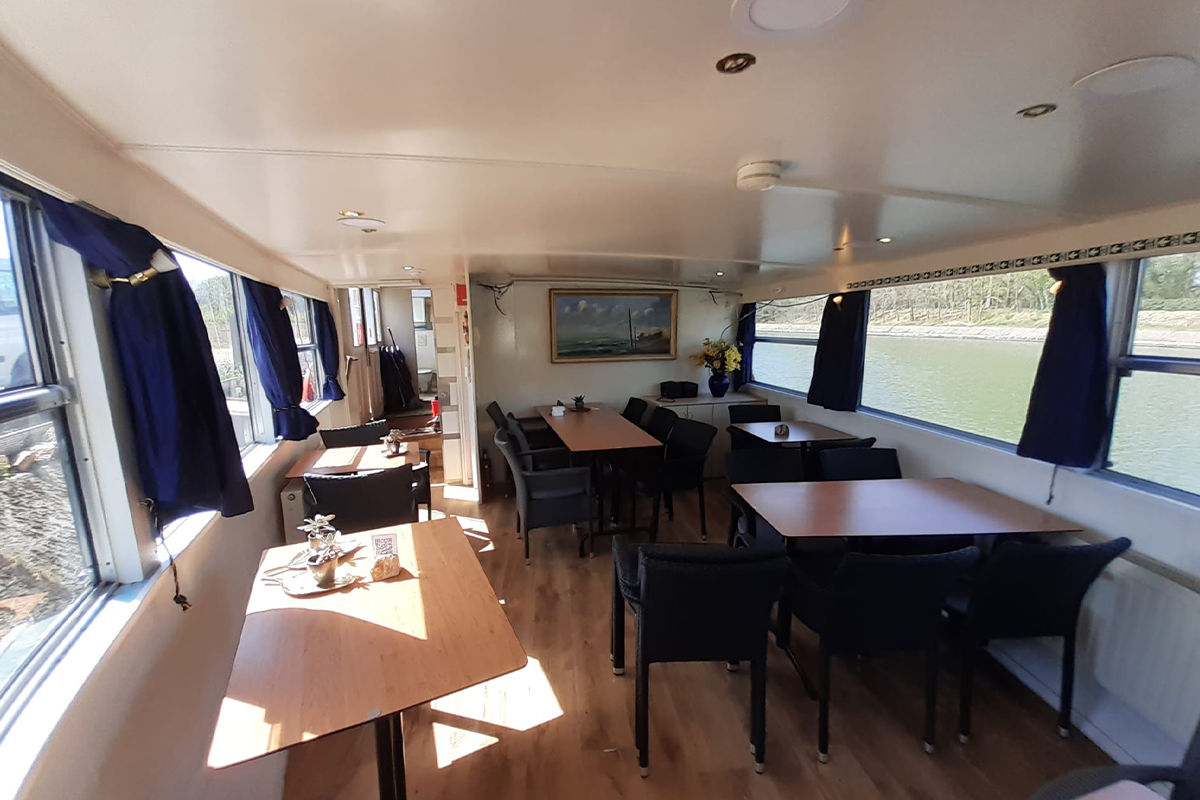 Rondvaart op het Zander Passagiersschip, inclusief hotdog of pannenkoeken 