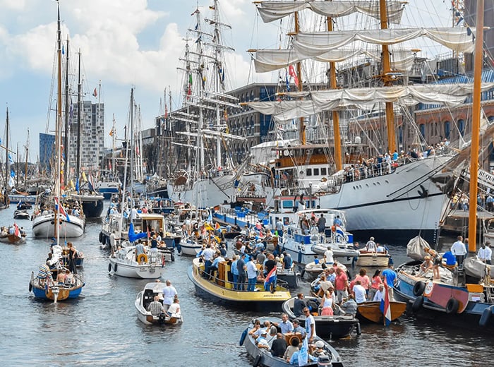 Boottocht (2 uur) kaasplank en drankje tijdens SAIL Amsterdam