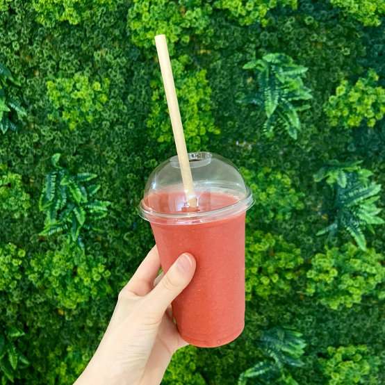 Sandwich, wrap of salade + smoothie van Amazing Fusion