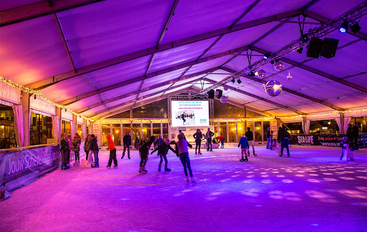 Schaatsen + warme chocomelk bij Cool Event Scheveningen