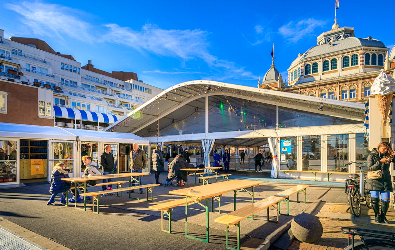 Schaatsen + warme chocomelk bij Cool Event Scheveningen