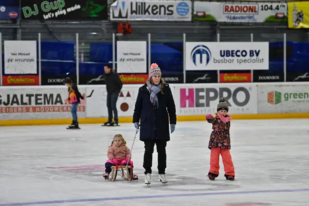 Schaatsen bij Sportcentrum Kardinge