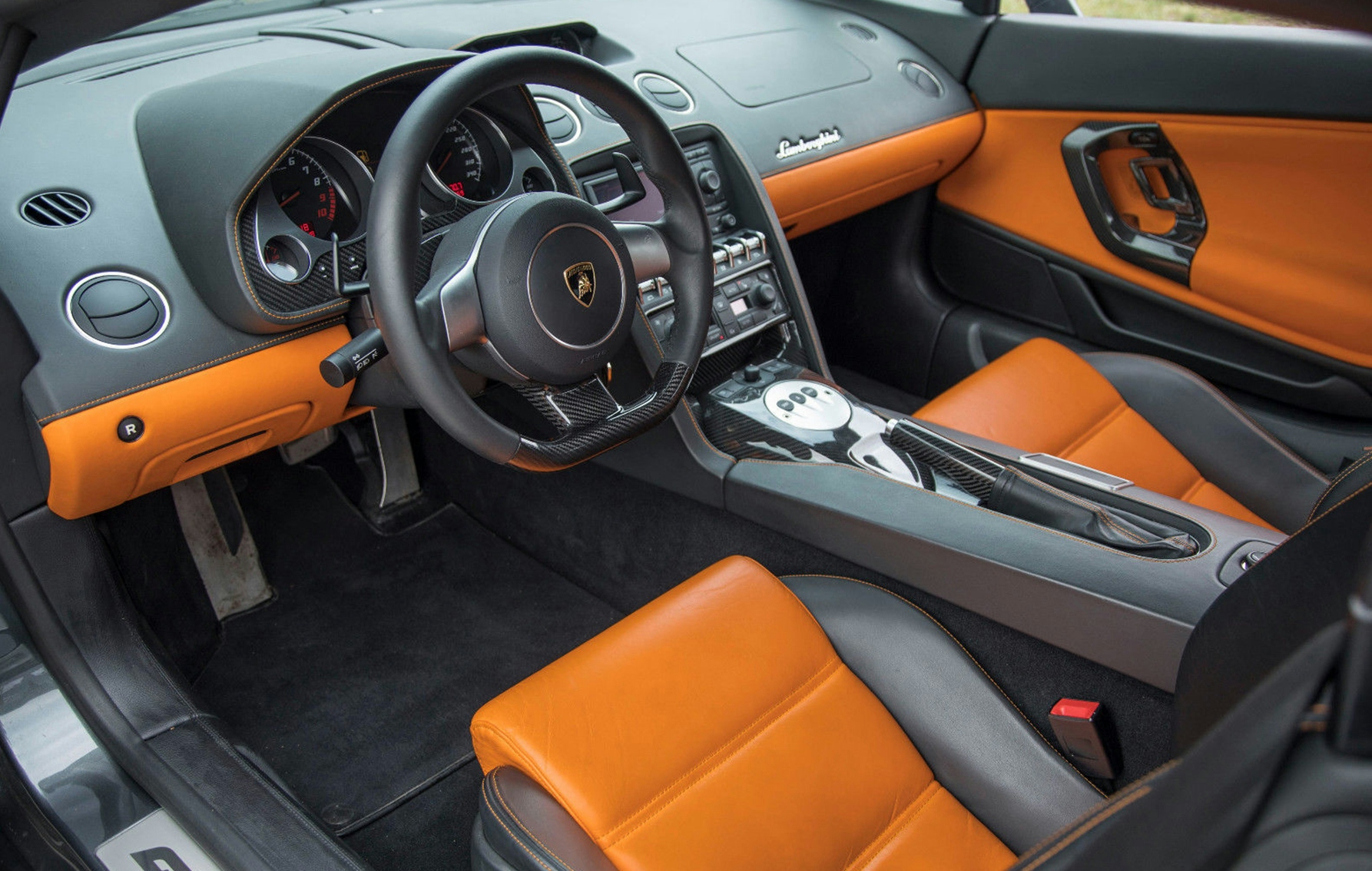 Scheur rond in een Ferrari of Lamborghini! 