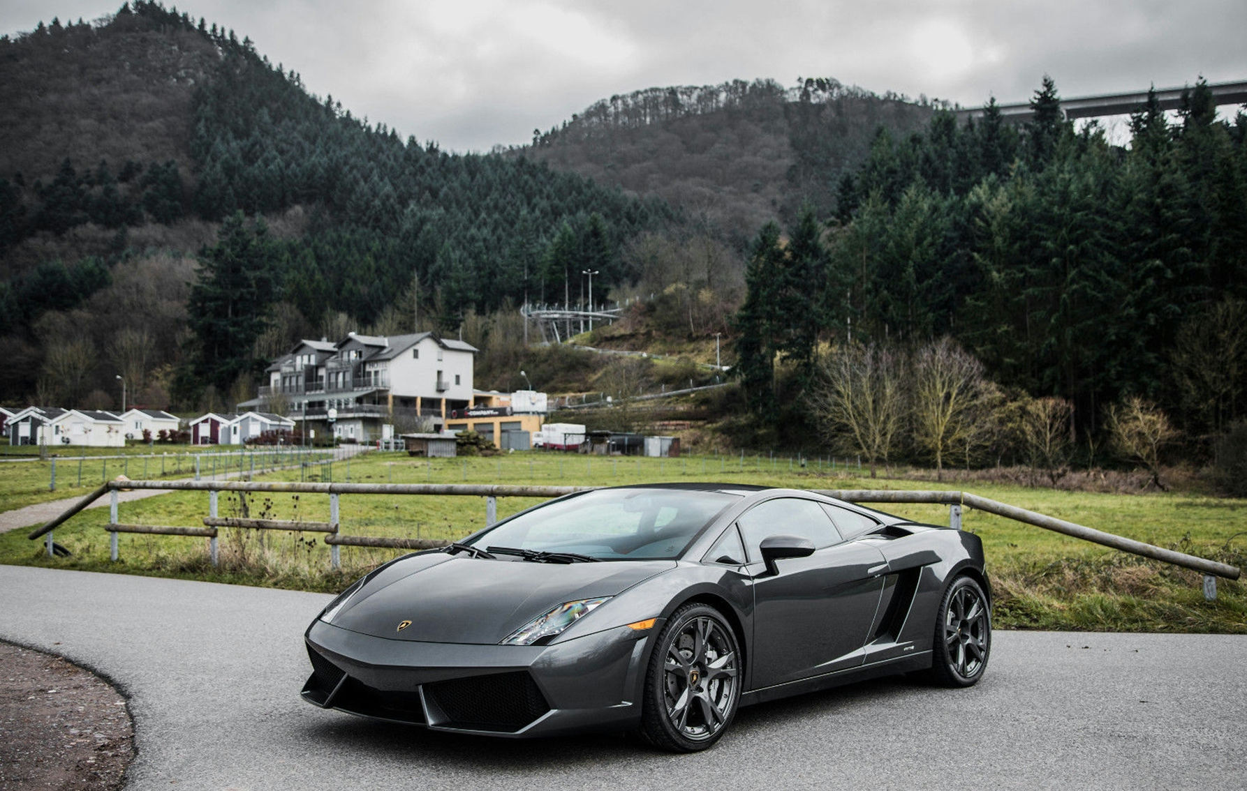 Scheur rond in een Ferrari of Lamborghini! 