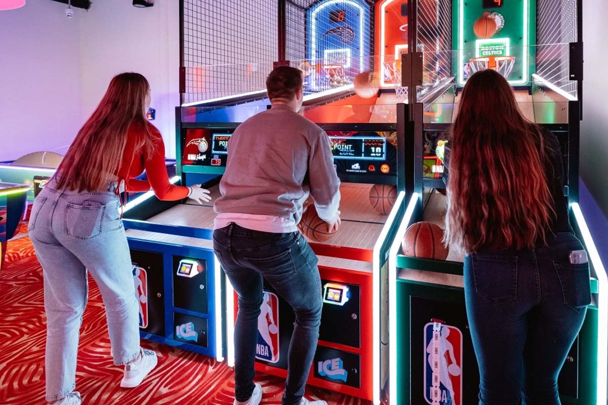 Onbeperkt gamen + frisdrank bij Sir Winston Fun & Games Scheveningen