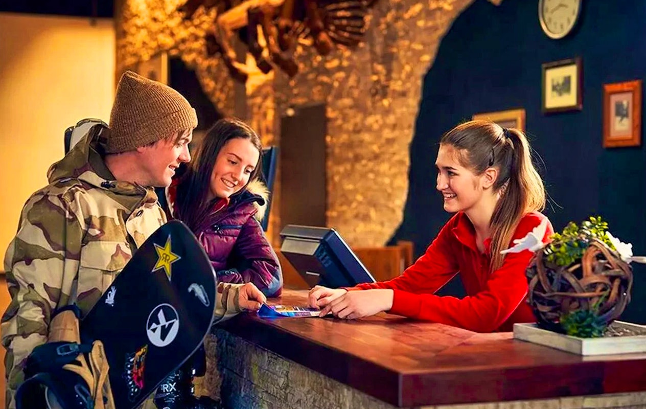 Hele dag skiën of snowboarden bij Alpincenter + onbeperkt buffet + drankjes