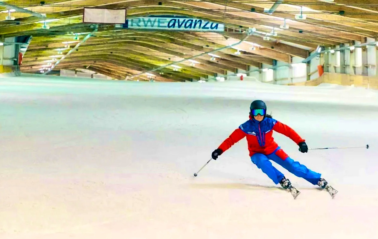 Hele dag skiën of snowboarden bij Alpincenter + onbeperkt buffet + drankjes
