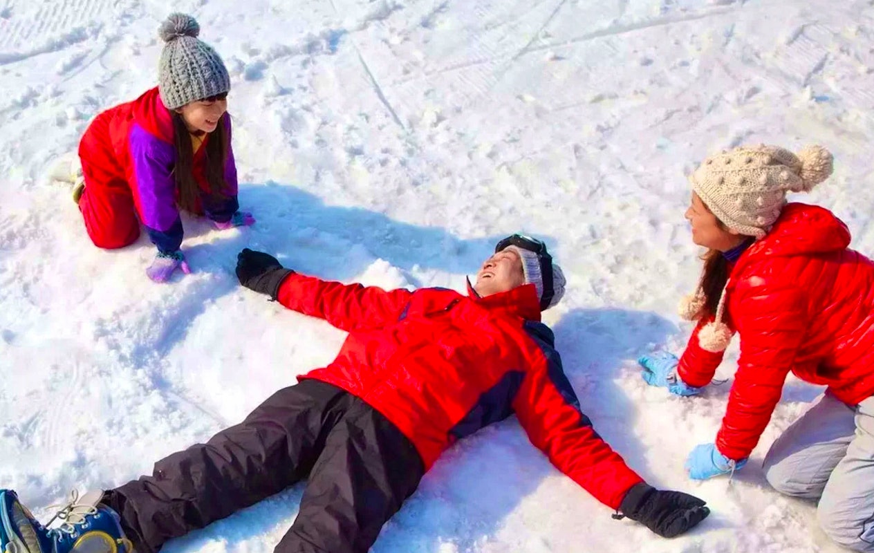 Hele dag skiën of snowboarden bij Alpincenter + onbeperkt buffet + drankjes