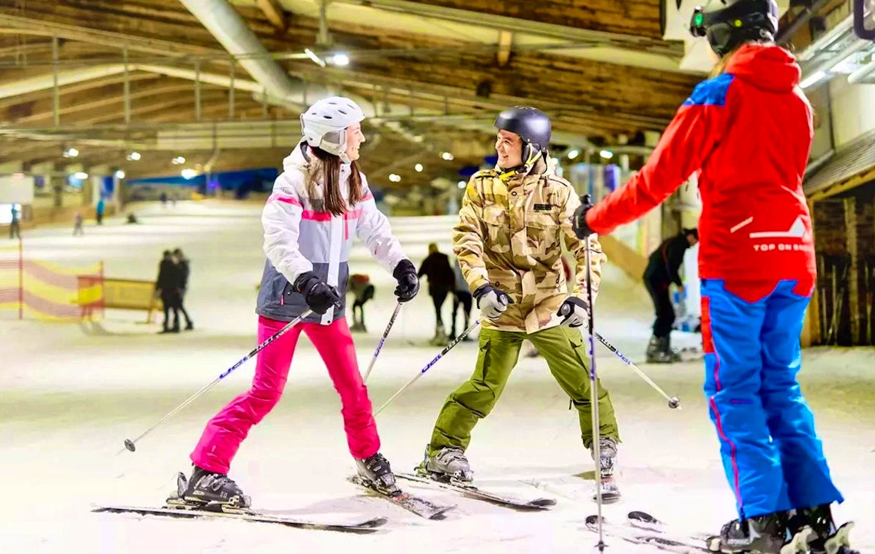 Hele dag skiën of snowboarden bij Alpincenter + onbeperkt buffet + drankjes