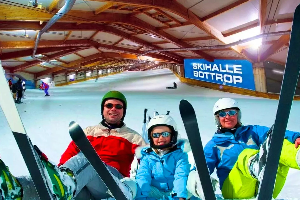 Hele dag skiën of snowboarden bij Alpincenter + onbeperkt buffet + drankjes