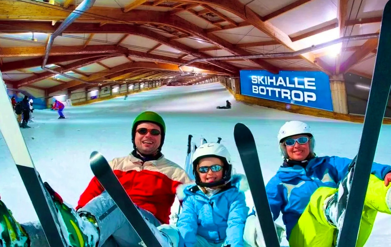 Hele dag skiën of snowboarden bij Alpincenter + onbeperkt buffet + drankjes