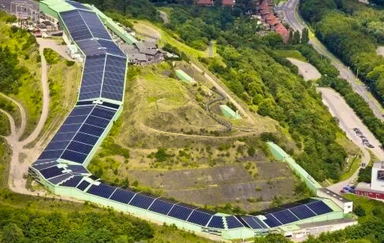 Hele dag skiën of snowboarden bij Alpincenter + onbeperkt buffet + drankjes