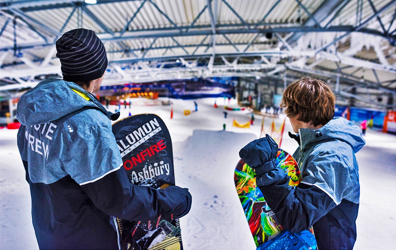 Vrij skiën of snowboarden op de sneeuwbaan van De Uithof in Den Haag