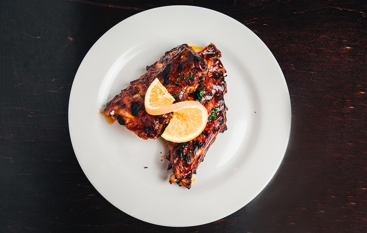 Onbeperkt spareribs eten bij restaurant de Zwarte Zwaan in Rotterdam 