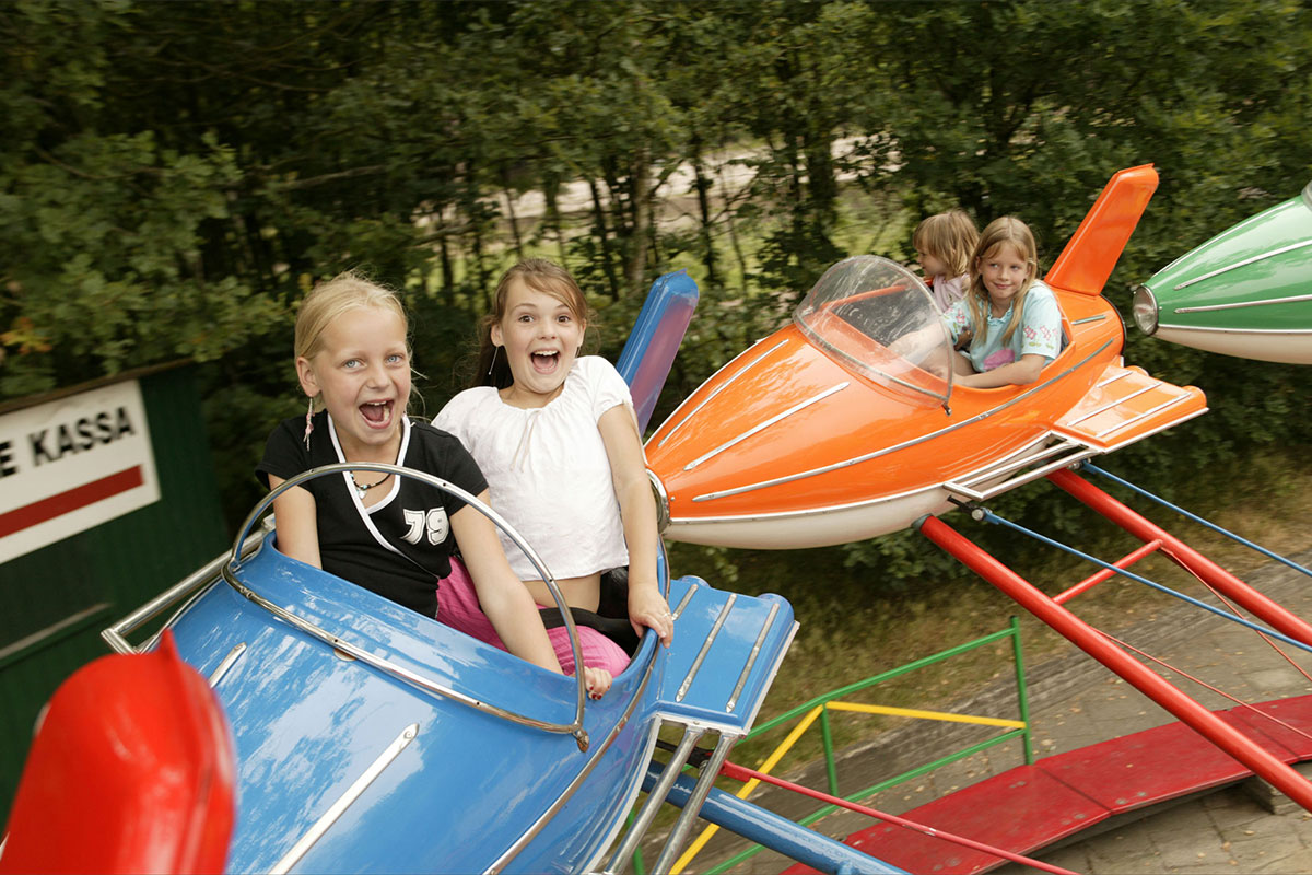 6 speelmunten Lunapark bij de Pyramide van Austerlitz