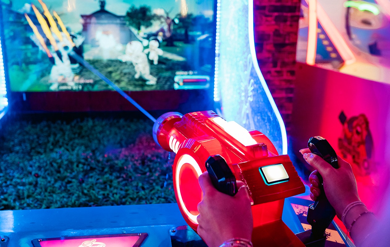 Onbeperkt gamen + frisdrank bij Sir Winston Fun & Games Scheveningen