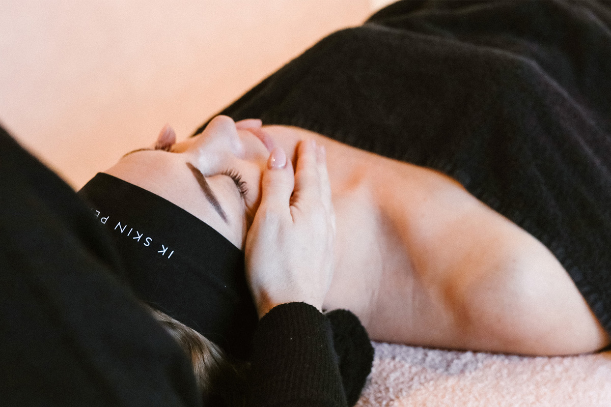 Summer special gezichtsbehandeling bij SKIN BLISS 