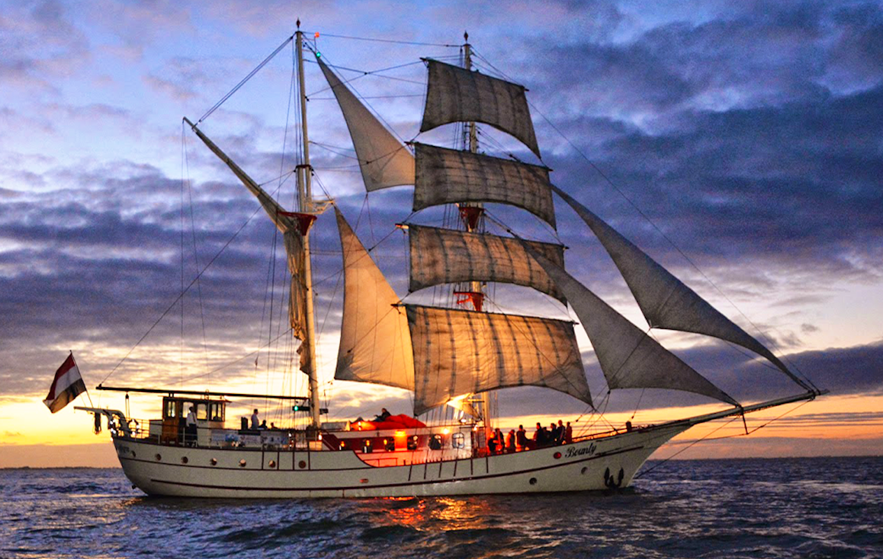 Sunset Cruise + koffie/thee met Zeilschip Bounty