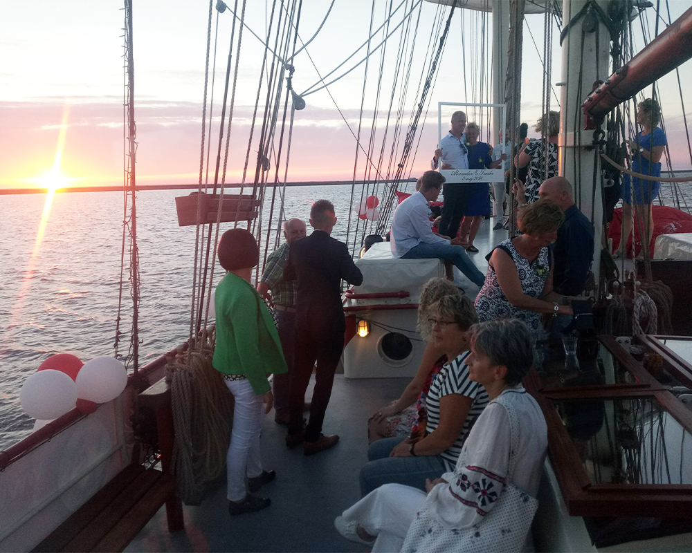Sunset Cruise + koffie/thee met Zeilschip Bounty